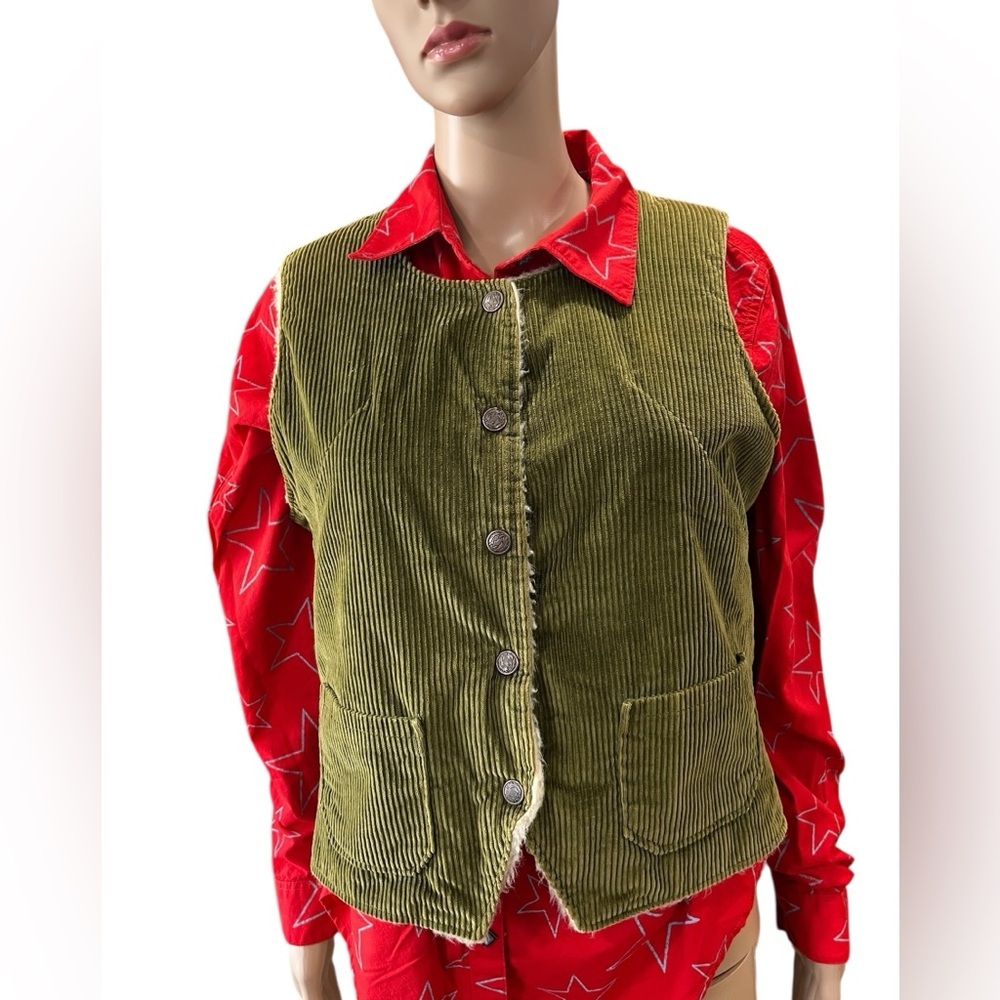 Vintage handmade OOAK Olive Green Corduroy Sherpa lined snap closure Vest-M/L